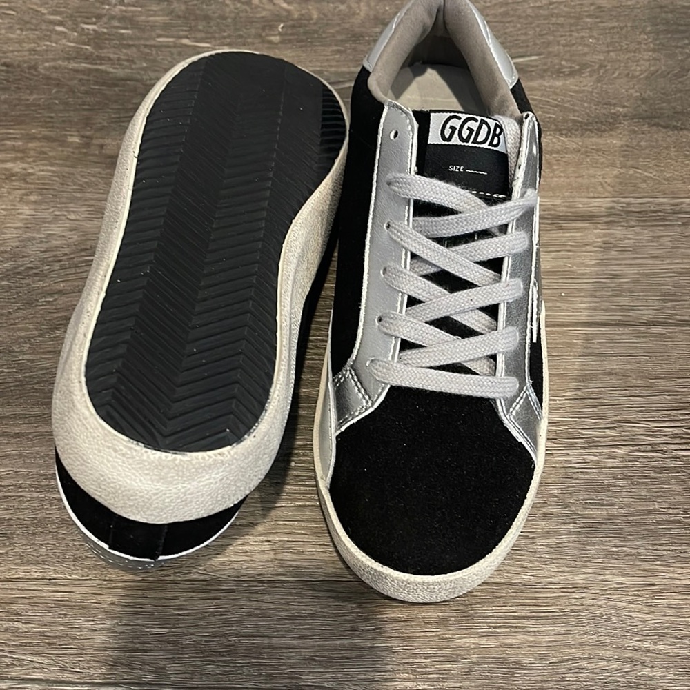 Not authentic Golden Goose size 37